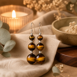 Boucles d'oreilles Œil de Tigre — détail des perles naturelles chatoyantes